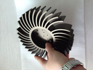Servizio lavorante del prototipo di CNC del dissipatore di calore, tornitura di CNC che lavora con il metallo/materie plastiche fornitore